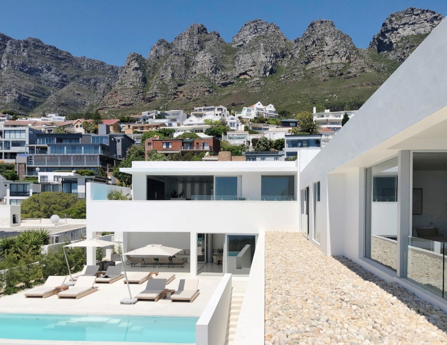 To Let 8 Bedroom Property for Rent in Bakoven Western Cape